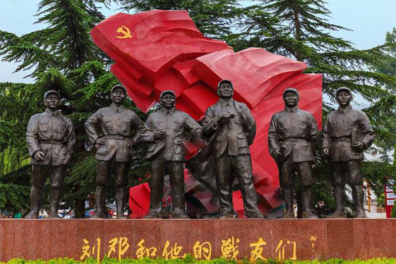 革命人物雕塑，劉鄧和他的戰(zhàn)友們雕像